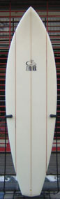 湘南　鵠沼海岸　X-Flavor surfboards　エックスフレーバー　サーフボード　レトロ　シングルフィン